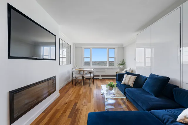 $205,000 | 5700 Arlington Avenue, Unit 22N | North Riverdale