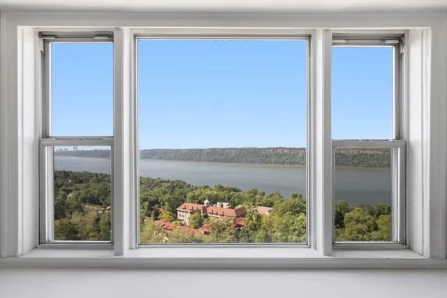 $205,000 | 5700 Arlington Avenue, Unit 22N | North Riverdale