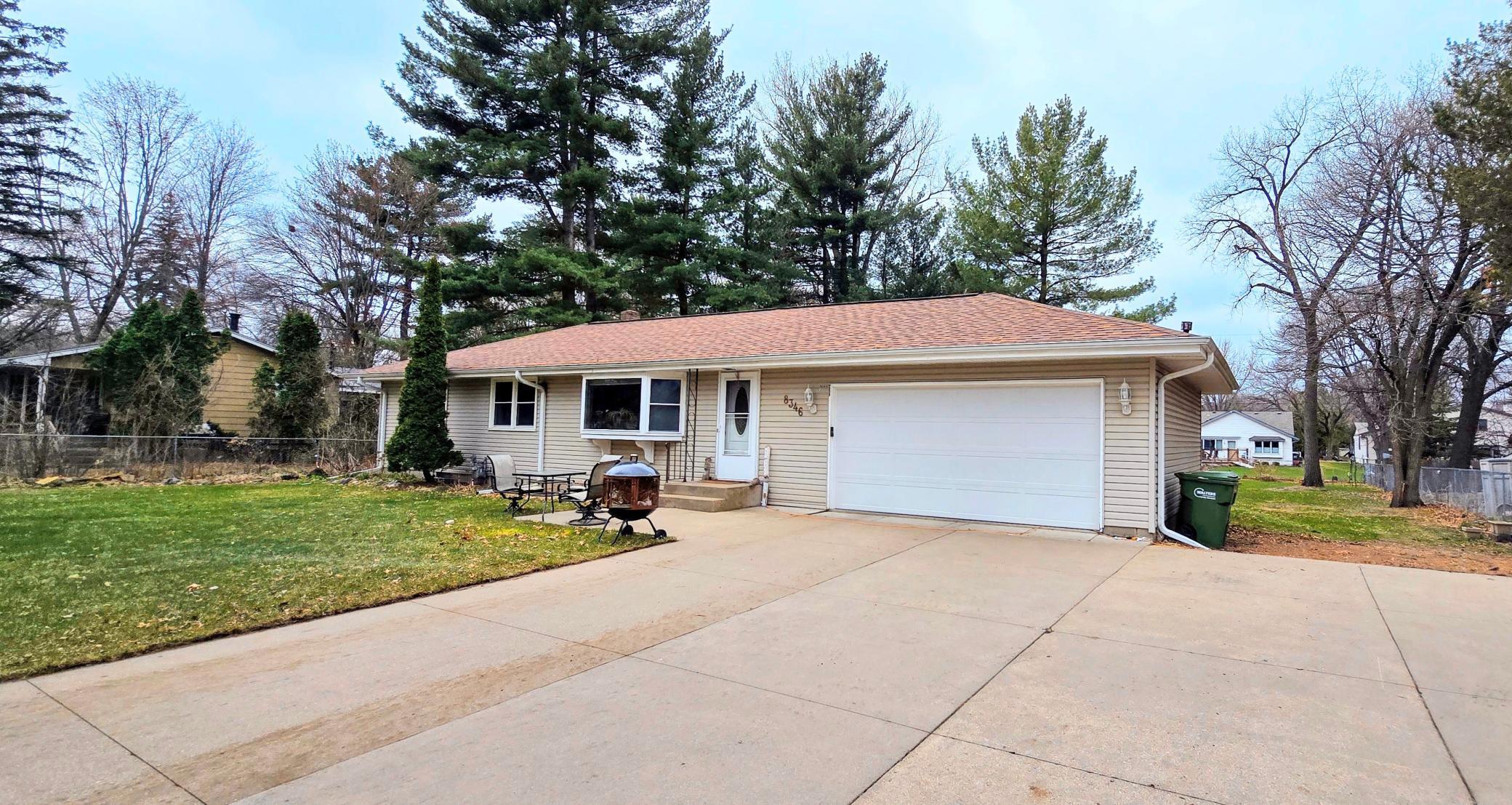 8346 Groveland Road Mounds View, MN 55112 - Photo 2 of 23