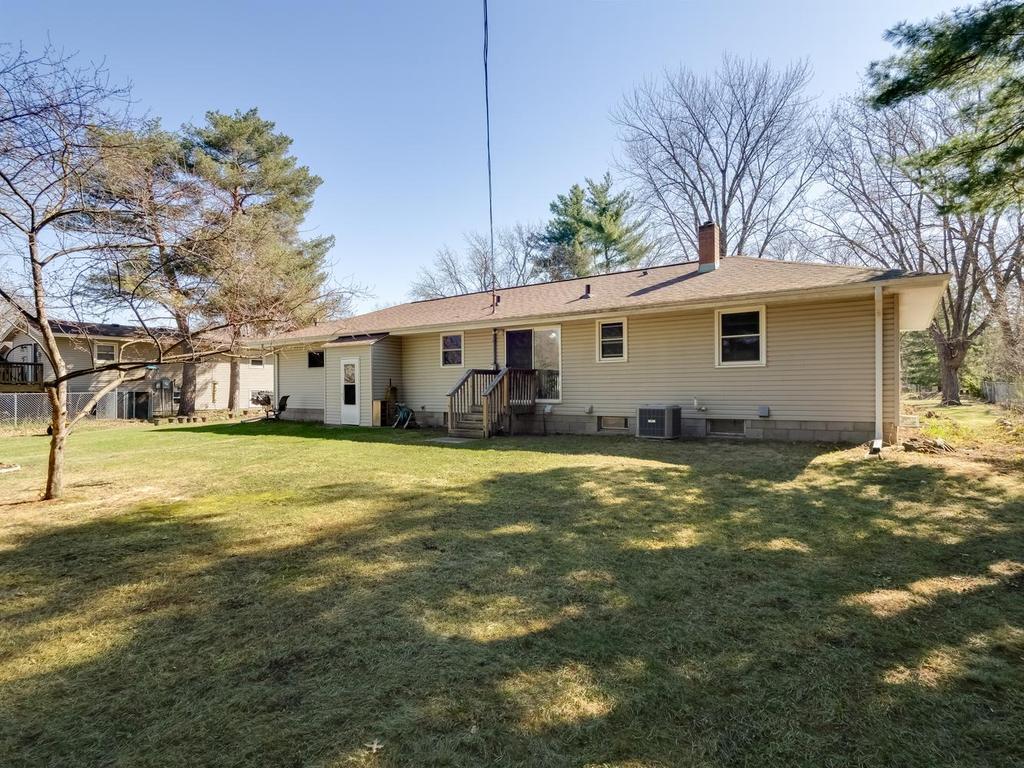 8346 Groveland Road Mounds View, MN 55112 - Photo 4 of 23