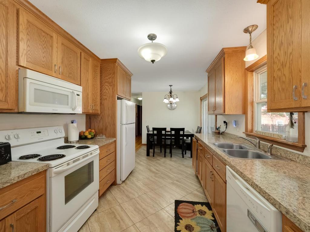 8346 Groveland Road Mounds View, MN 55112 - Photo 5 of 23