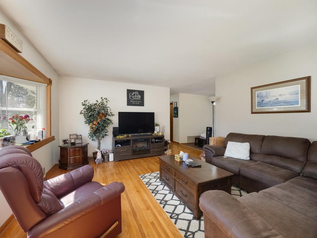 8346 Groveland Road Mounds View, MN 55112 - Photo 9 of 23