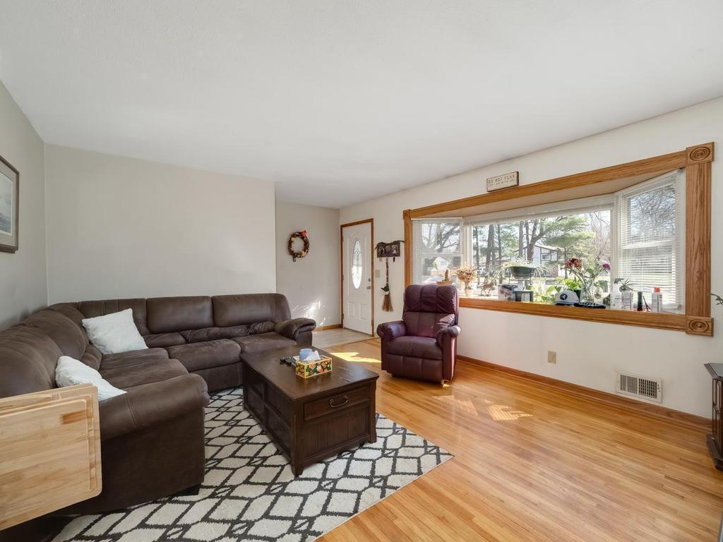 8346 Groveland Road Mounds View, MN 55112 - Photo 10 of 23