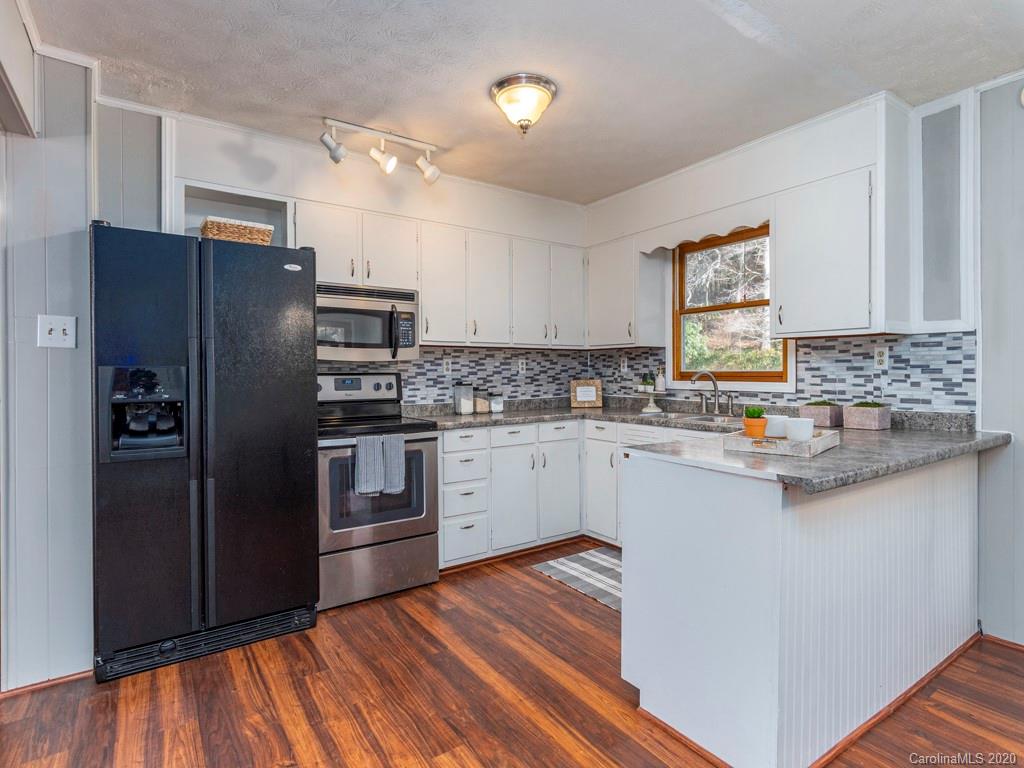 218 Turnpike Road Canton, NC 28716 - Photo 9 of 25