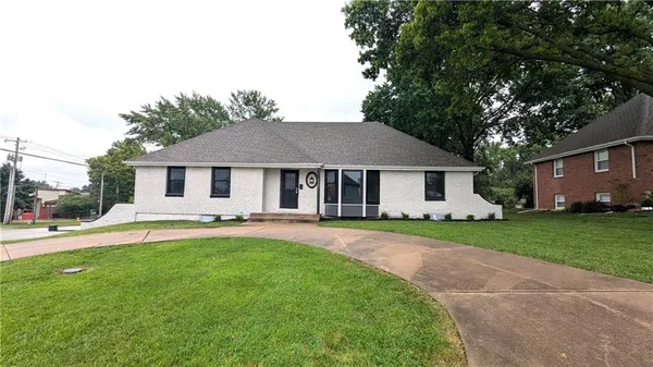 $289,000 | 9909 East 76th Terrace, Raytown, MO 64138