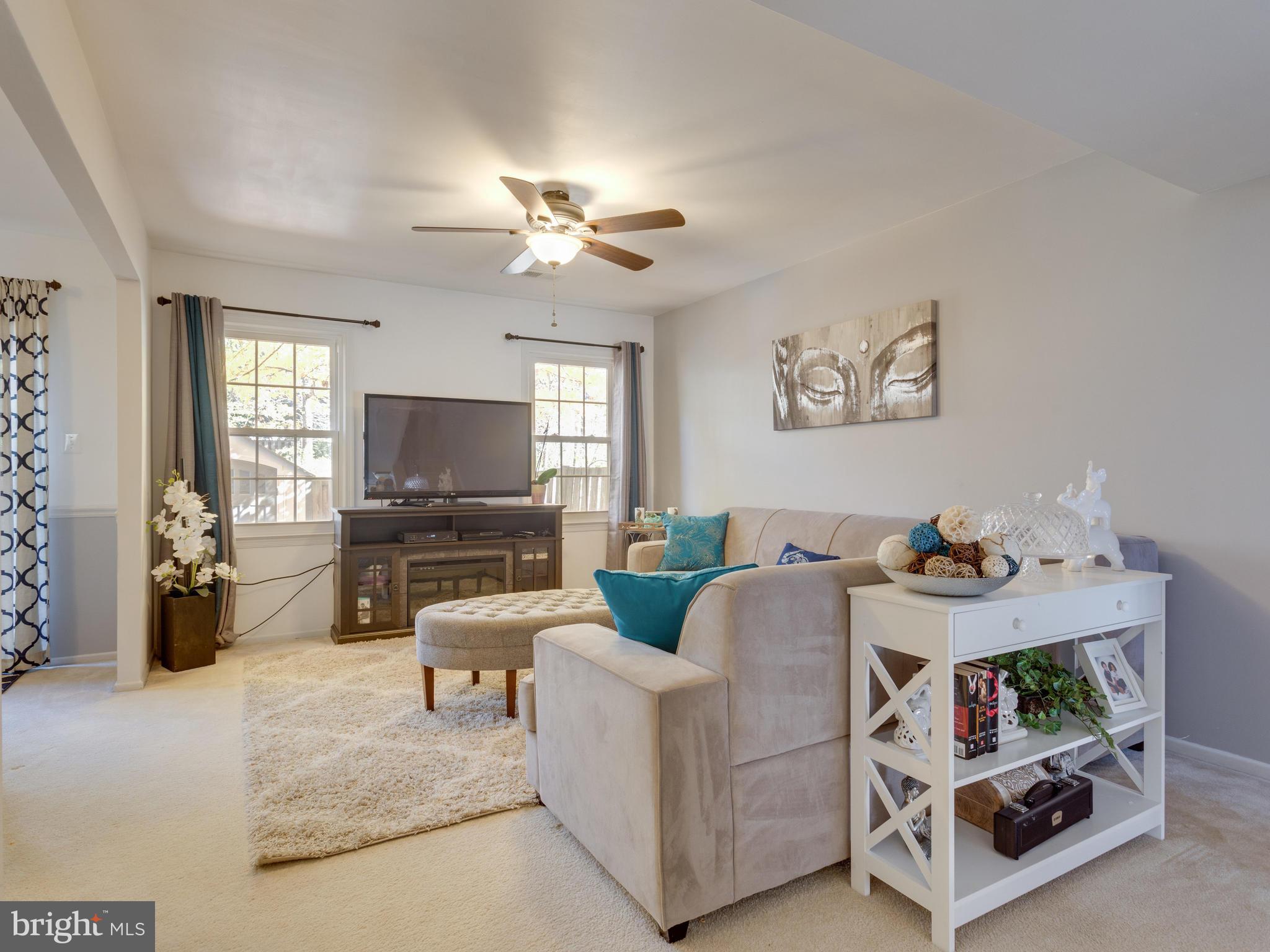7712 Brandeis Way Springfield, VA 22153 - Photo 3 of 20 Living Room