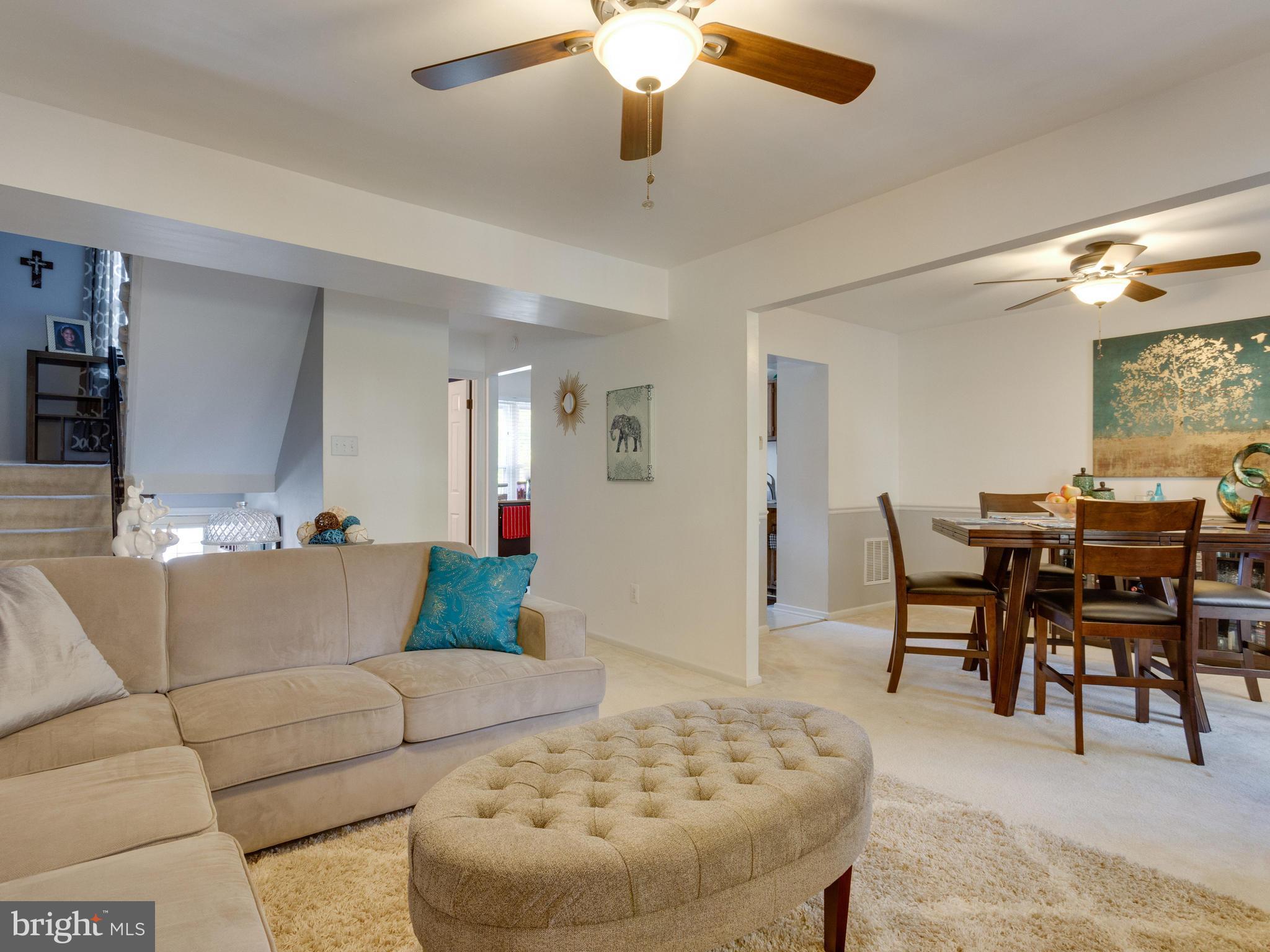 7712 Brandeis Way Springfield, VA 22153 - Photo 5 of 20 Living Room