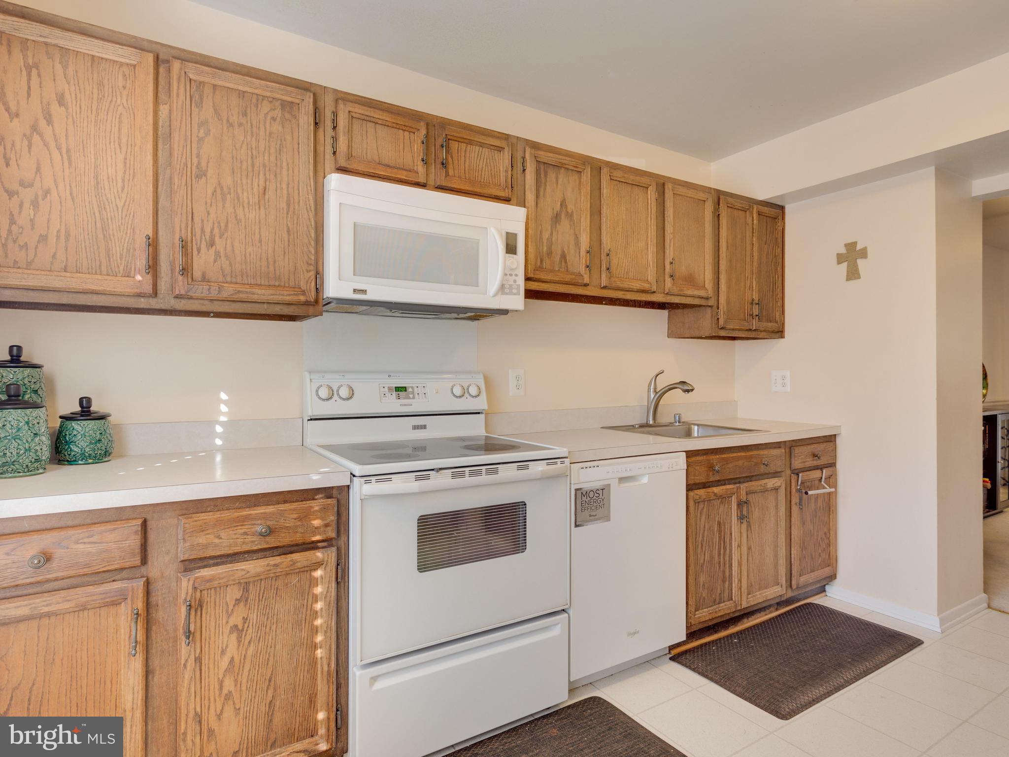 7712 Brandeis Way Springfield, VA 22153 - Photo 9 of 20 Kitchen