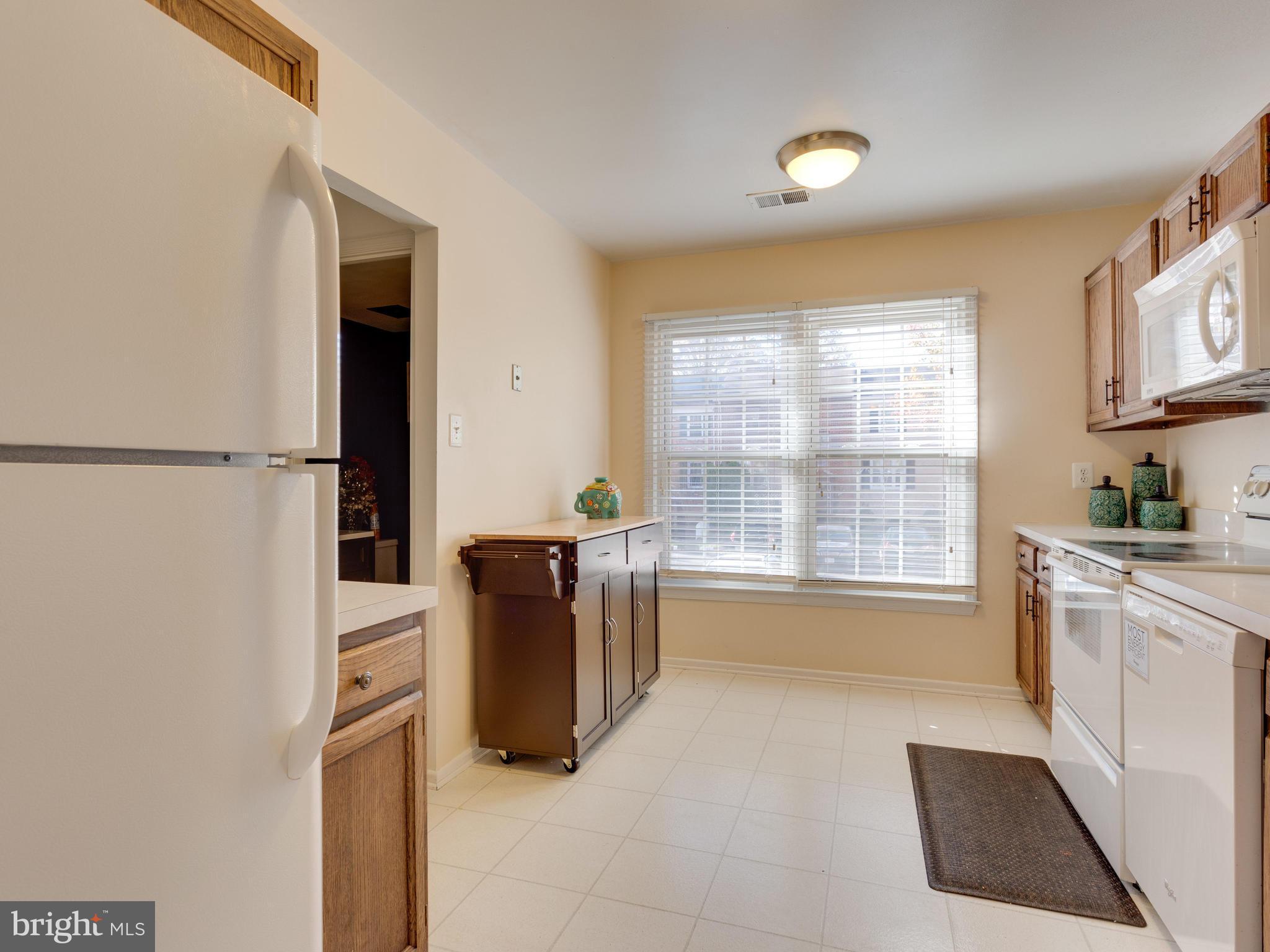 7712 Brandeis Way Springfield, VA 22153 - Photo 10 of 20 Kitchen