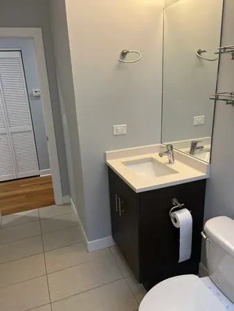 $3,750 | 693 North Peoria Street, Unit 2N, Chicago, IL 60642