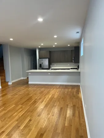 $3,750 | 693 North Peoria Street, Unit 2N, Chicago, IL 60642