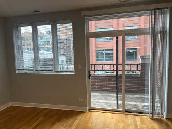 $3,750 | 693 North Peoria Street, Unit 2N, Chicago, IL 60642