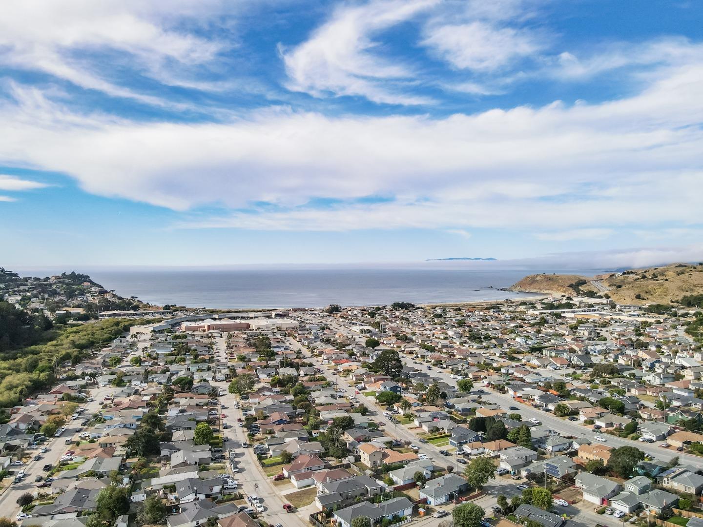 1376 Peralta Road Pacifica, CA 94044 - Photo 20 of 35 an aerial view of multiple house