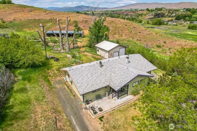 $500,000 | 12623 Douglas Road, Yakima, WA 98908