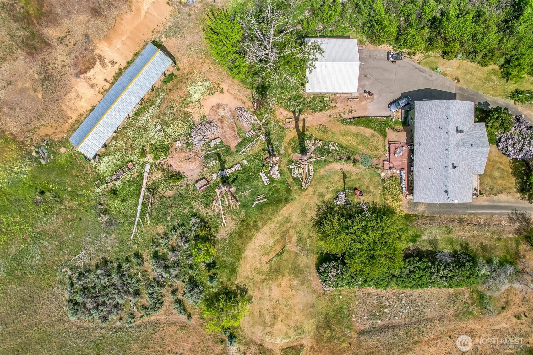 12623 Douglas Road Yakima, WA 98908 - Photo 3 of 34