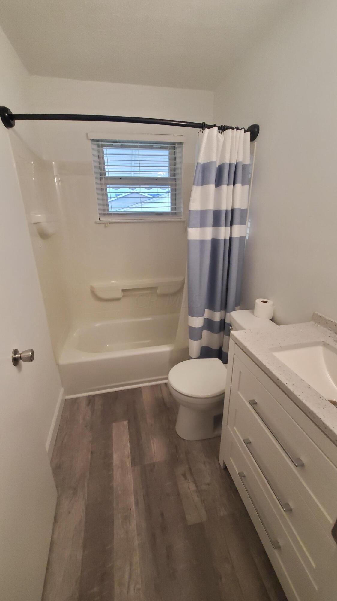 3105 Hillgate Road Columbus, OH 43207 - Photo 18 of 34 Bath entry level