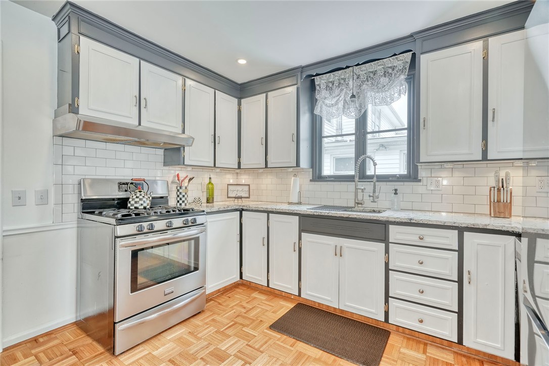374 River Heights Rochester, NY 14612 - Photo 11 of 49 Gallery Image 11