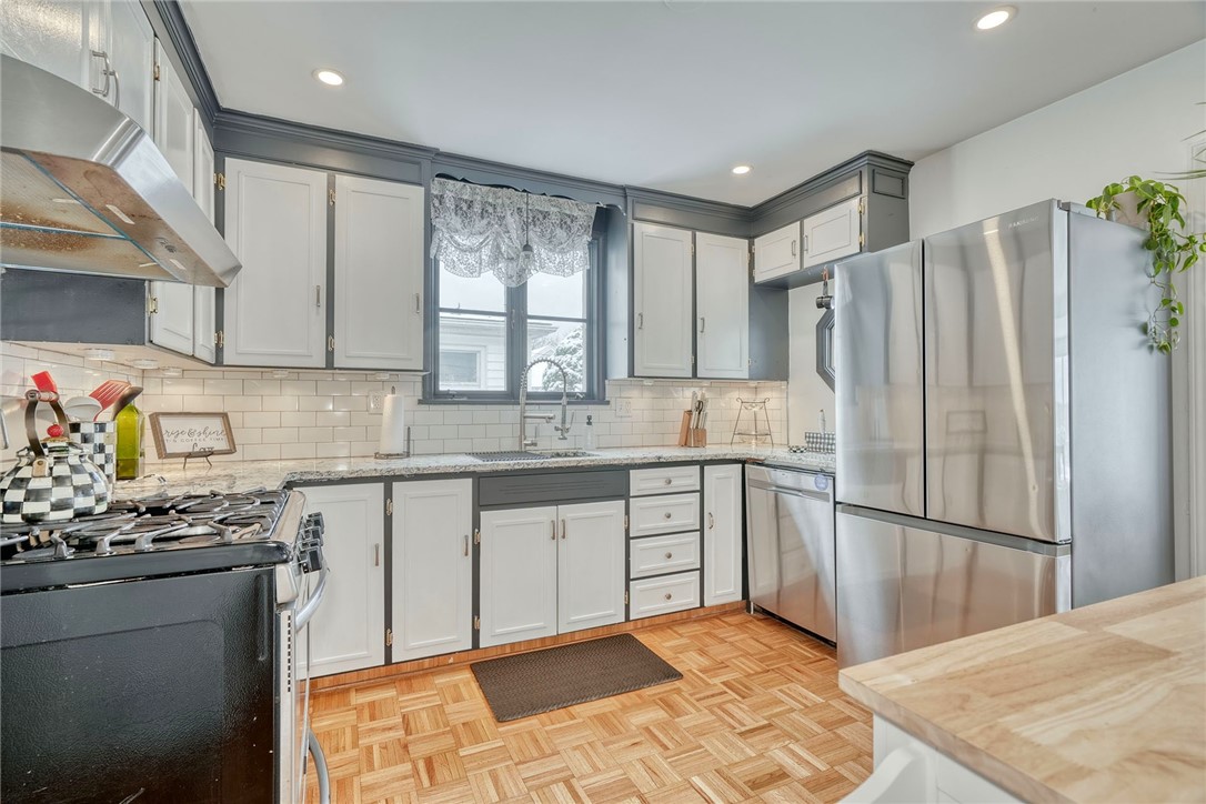 374 River Heights Rochester, NY 14612 - Photo 10 of 49 Gallery Image 10