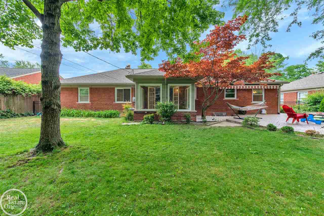 860 Shoreham Road Grosse Pointe, MI 48236 - Photo 41 of 43 50016432-40.JPG