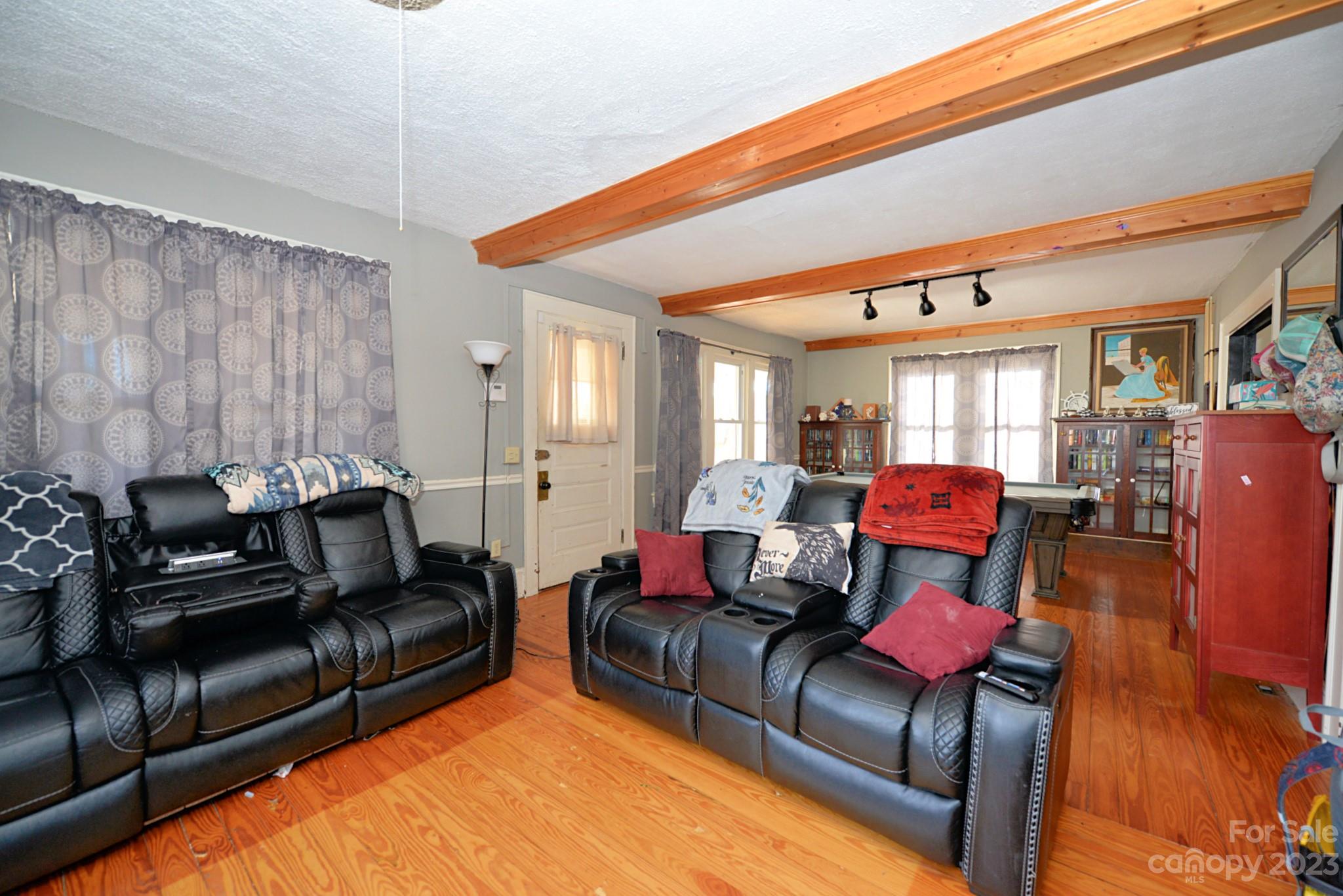 160 Edwards Road Clyde, NC 28721 - Photo 4 of 17 a living room with furniture