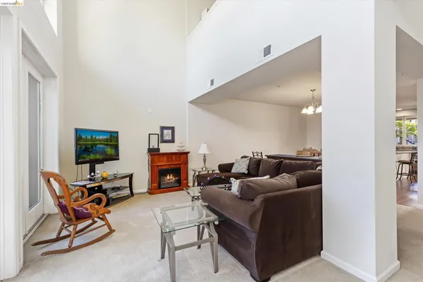 $399,999 | 88 East 6th Street, Unit 215, Pittsburg, CA 94565