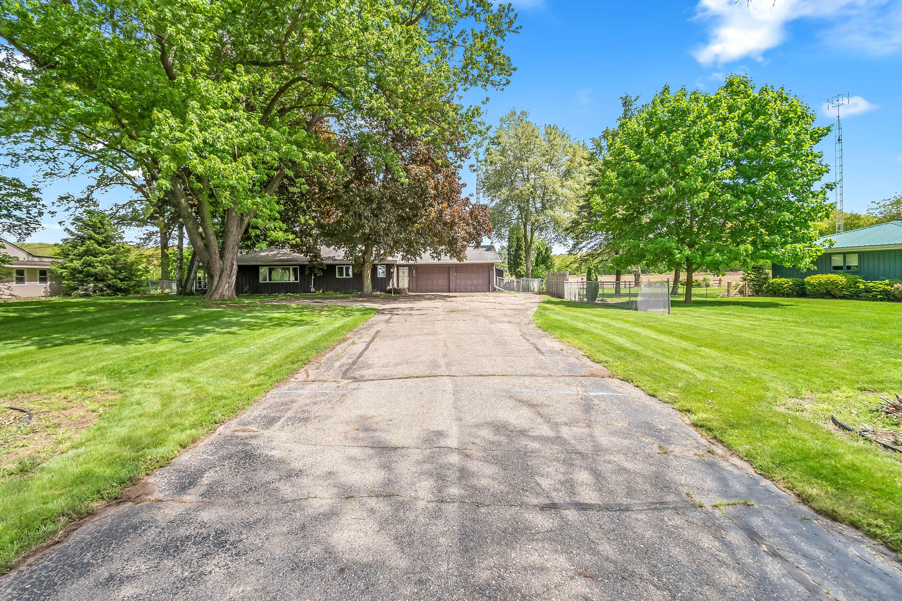 8071 Anderson Road Litchfield, MI 49252 - Photo 3 of 30 4