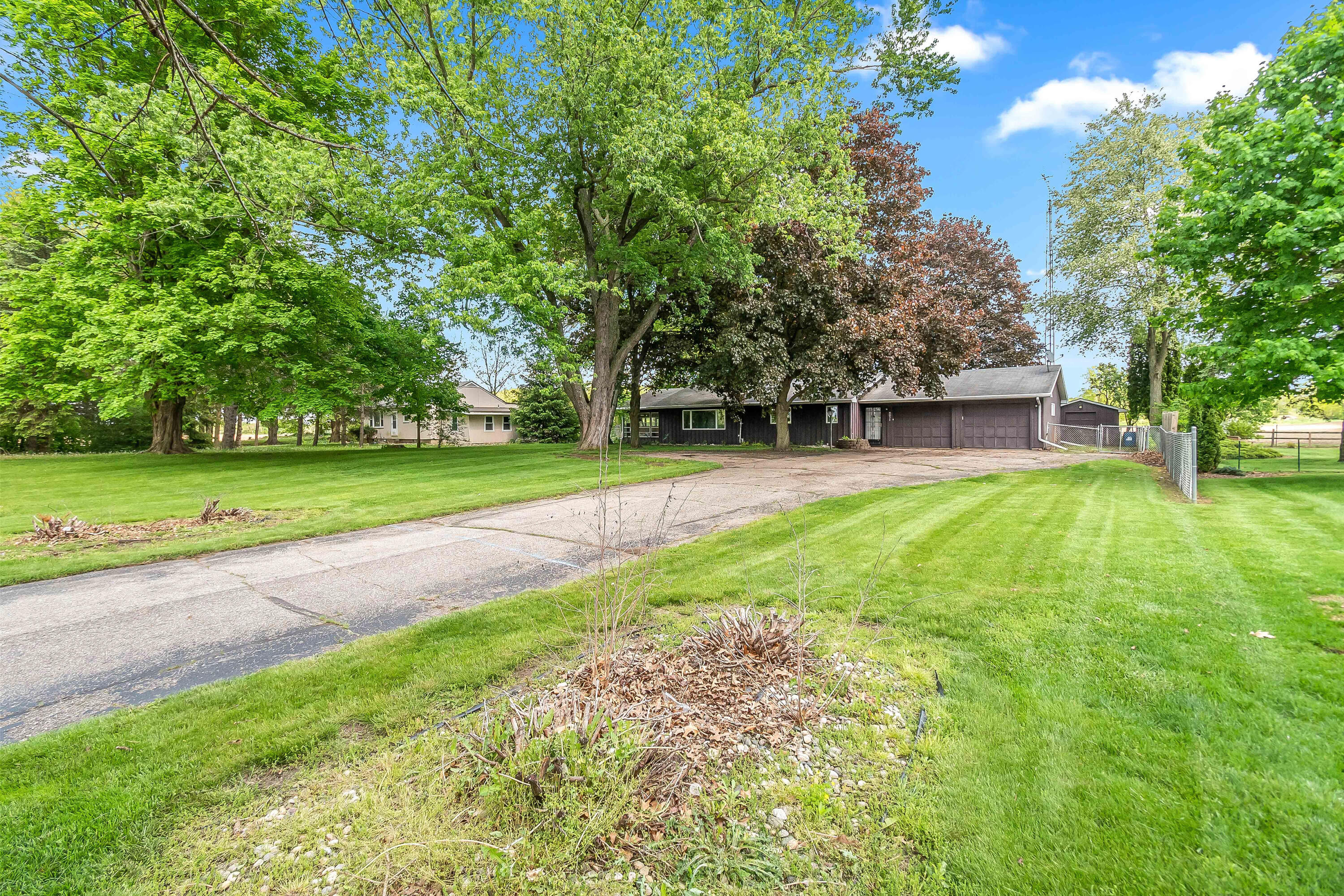 8071 Anderson Road Litchfield, MI 49252 - Photo 4 of 30 5