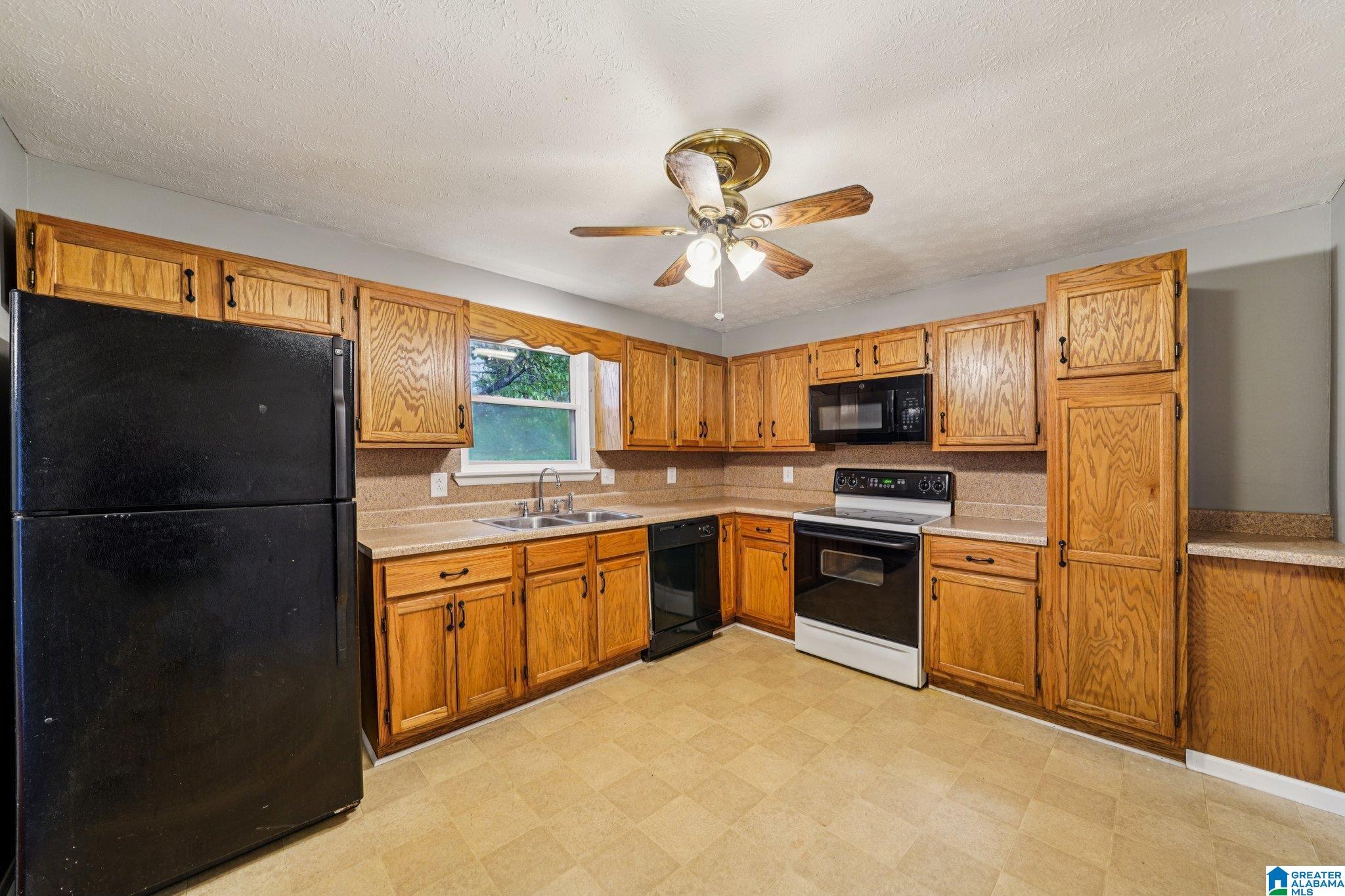 5327 Dixieland Road Birmingham, AL 35210 - Photo 11 of 37