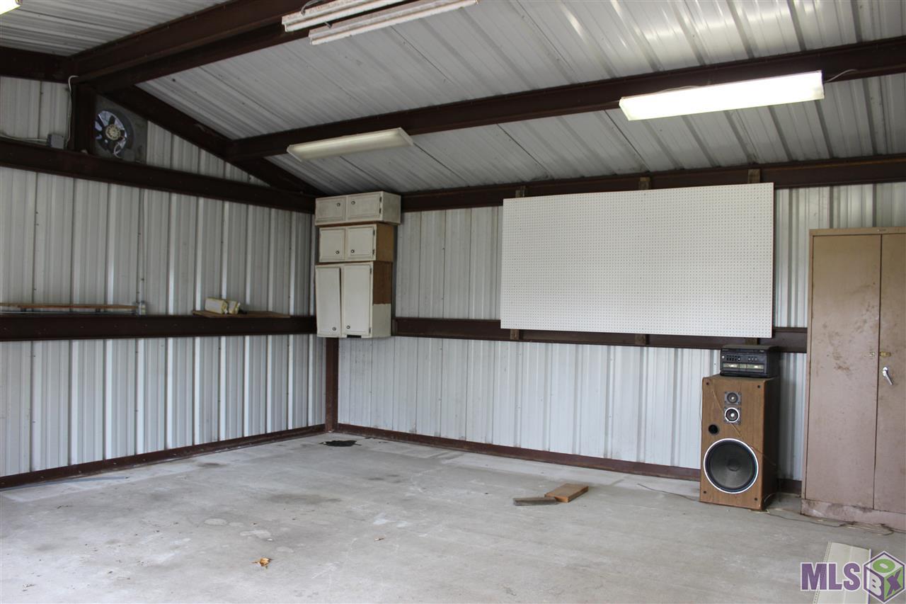 17121 Blue Ridge Road Prairieville, LA 70769 - Photo 21 of 32 Larger Workshop Interior