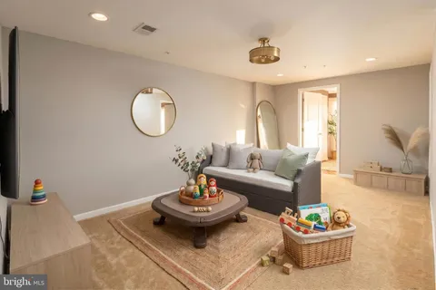 $487,700 | 18721 Falling River Drive, Gaithersburg, MD 20879