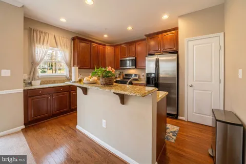 $487,700 | 18721 Falling River Drive, Gaithersburg, MD 20879