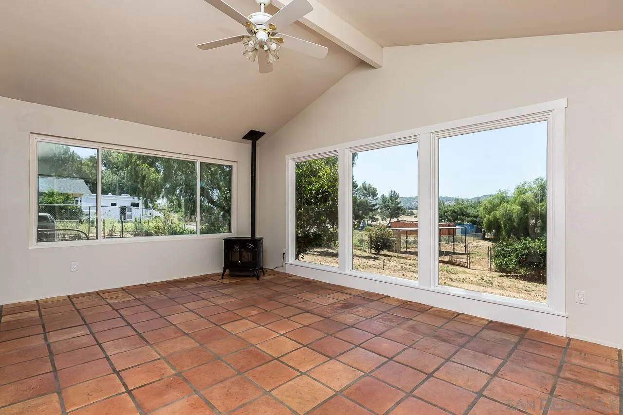 18940 Highland Valley Road Ramona, CA 92065 - Photo 5 of 31 Gallery Image 5