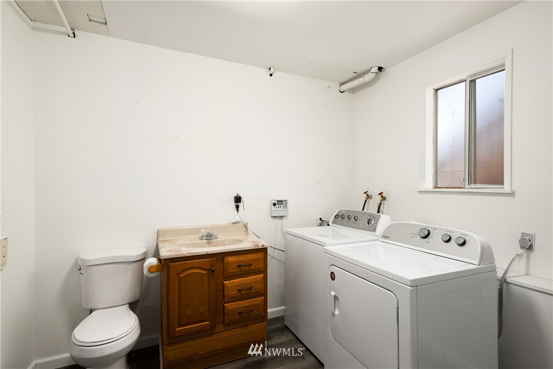 2603 171st Street Southeast Bothell, WA 98012 - Photo 29 of 37 a utility room with dryer and washer