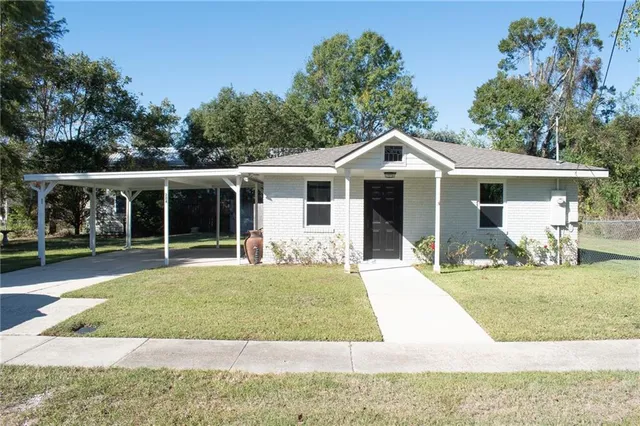 $1,800 | 204 St Ann Street, Madisonville, LA 70447