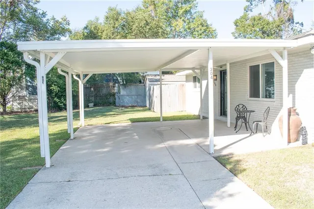 $1,800 | 204 St Ann Street, Madisonville, LA 70447