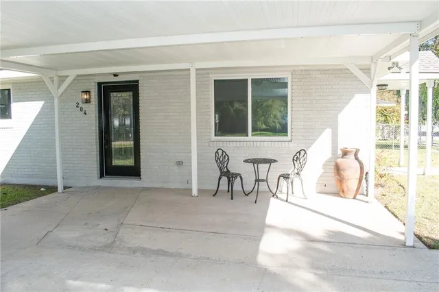 $1,800 | 204 St Ann Street, Madisonville, LA 70447