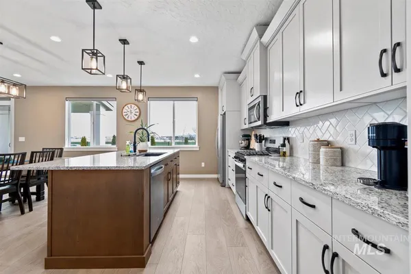 $625,000 | 8056 South Diamond River Avenue, Meridian, ID 83642