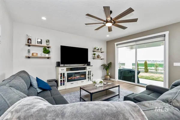 $625,000 | 8056 South Diamond River Avenue, Meridian, ID 83642