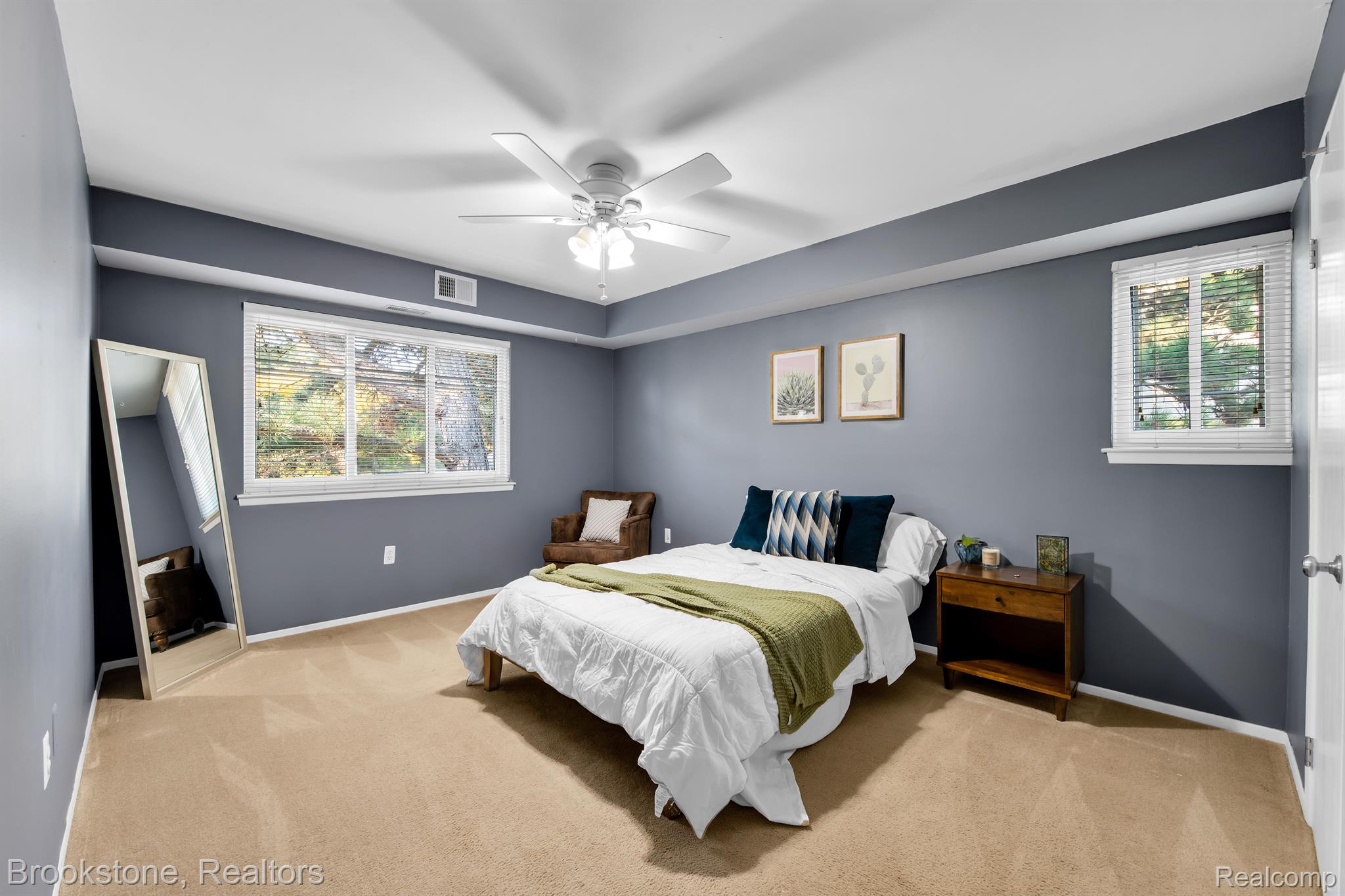 1683 Riverside Drive, Unit 5 Rochester, MI 48309 - Photo 13 of 40 Primary Bedroom With Ceiling
