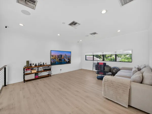 $16,000 | 125 Pembroke Drive, Palm Beach Gardens, FL 33418