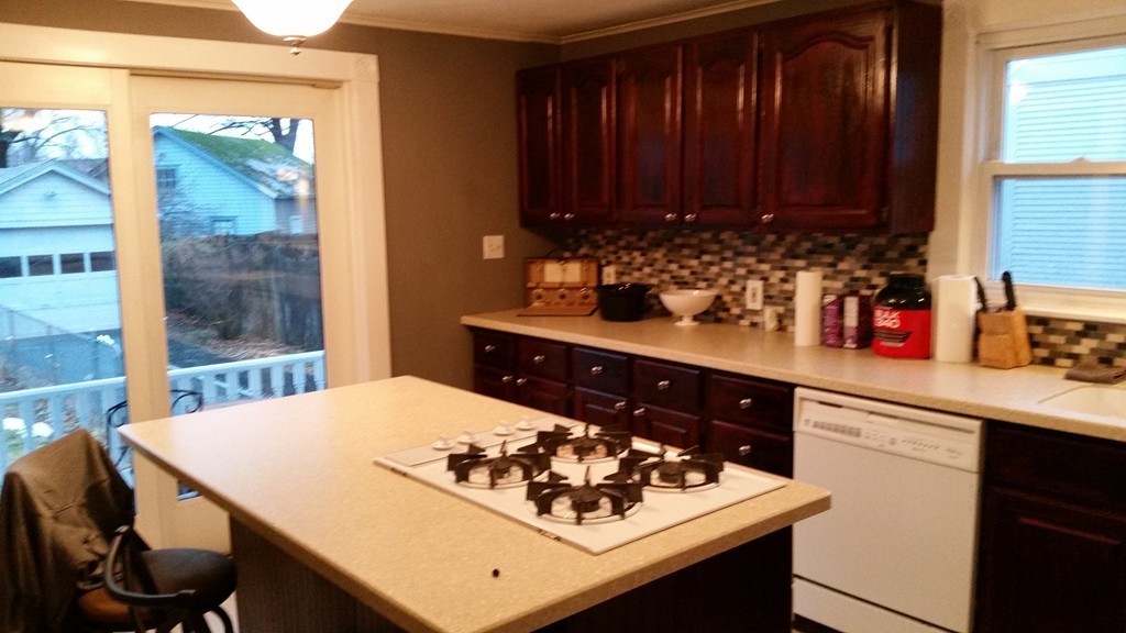 32 Manitoba Street Springfield, MA 01108 - Photo 11 of 17