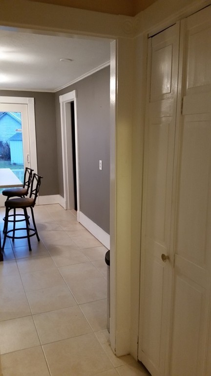 32 Manitoba Street Springfield, MA 01108 - Photo 12 of 17