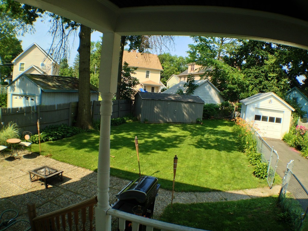 32 Manitoba Street Springfield, MA 01108 - Photo 2 of 17