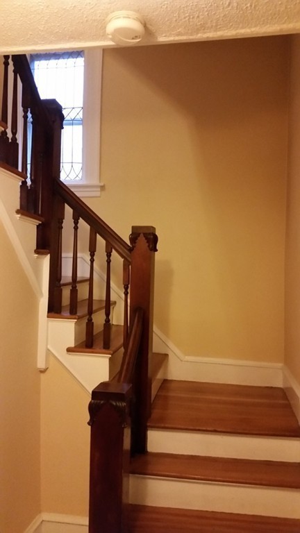 32 Manitoba Street Springfield, MA 01108 - Photo 8 of 17