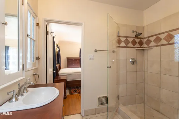 $6,400 | 2069 Mar Vista Avenue, Altadena, CA 91001