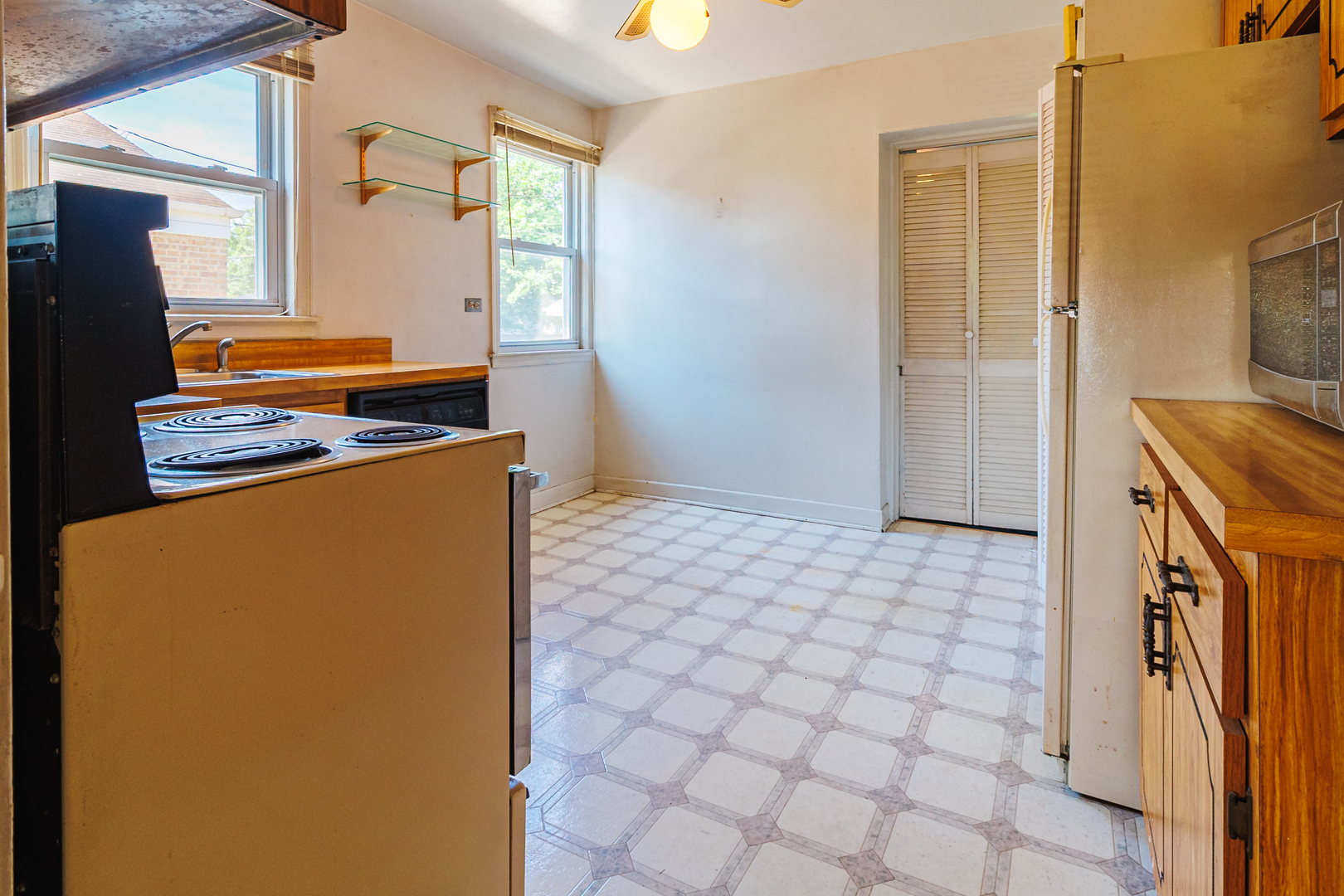 1542 Gardner Road Westchester, IL 60154 - Photo 8 of 21