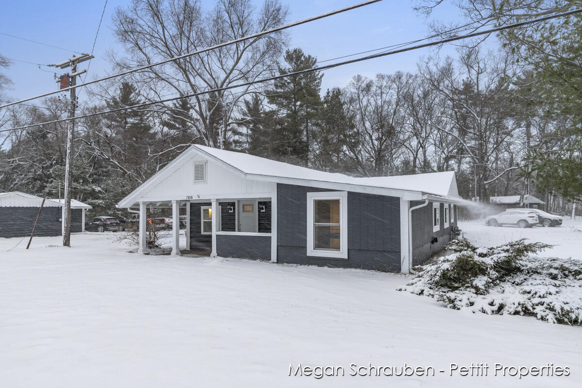7808 Whitehall Road Whitehall, MI 49461 - Photo 2 of 49 IMG_1001