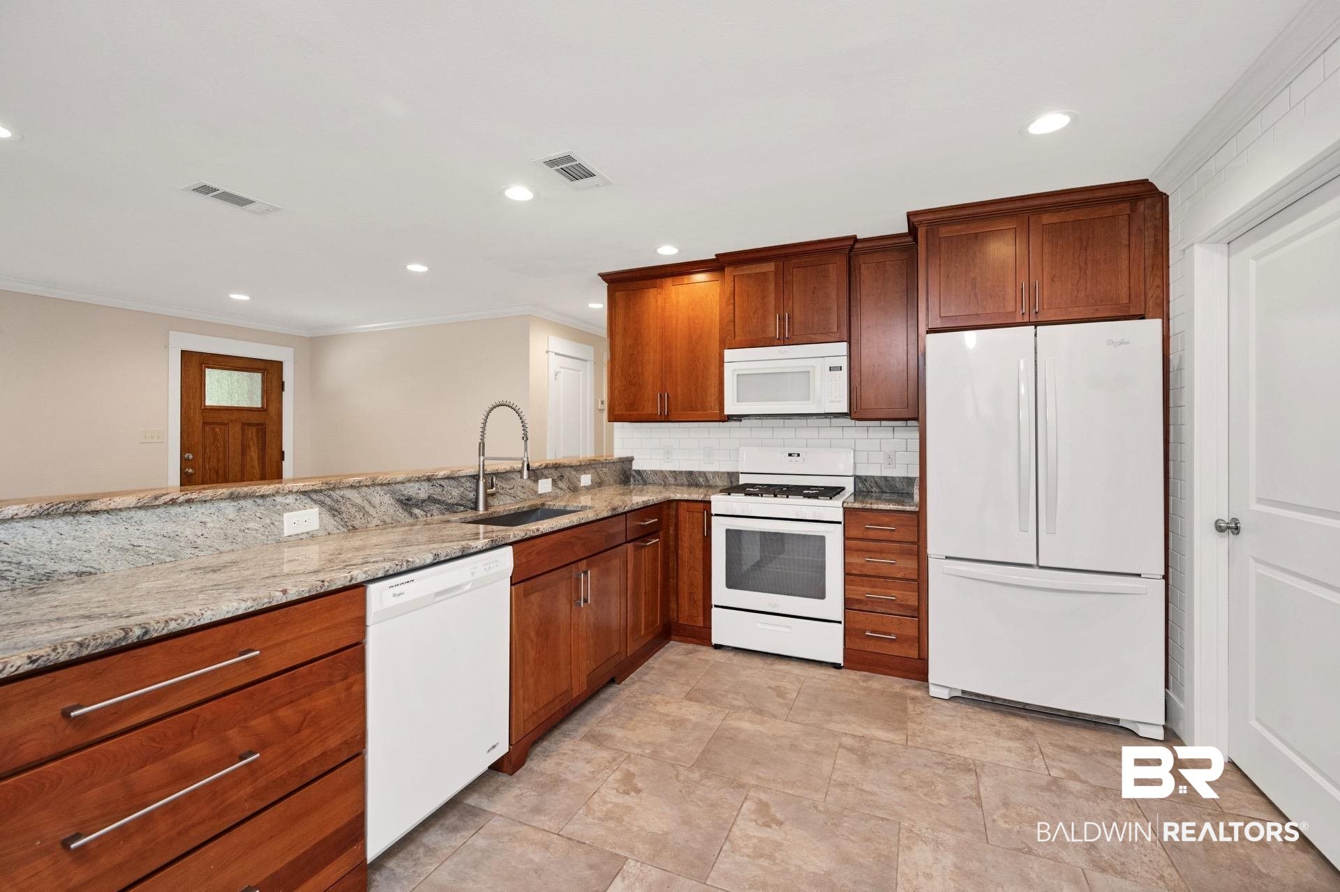 409 Rosa Avenue Fairhope, AL 36532 - Photo 8 of 31 Kitchen