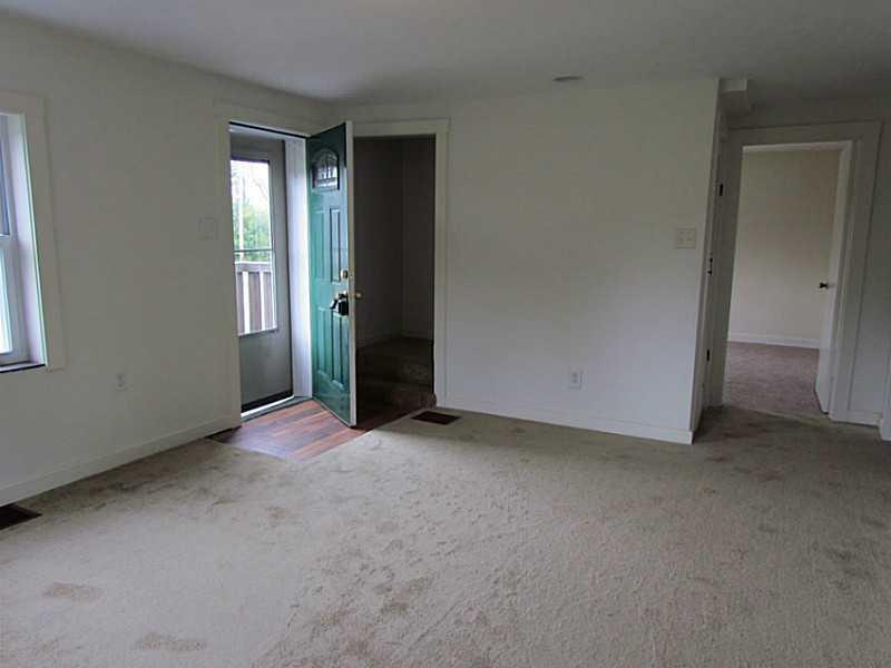 3676 Johnson Road Springfield, OH 45502 - Photo 4 of 12