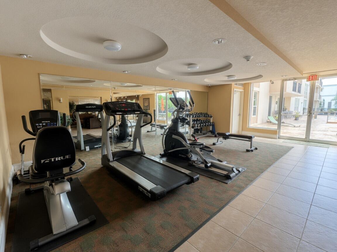 1000 Spanish River Road, Unit 4P Boca Raton, FL 33432 - Photo 15 of 18 IMG_9154